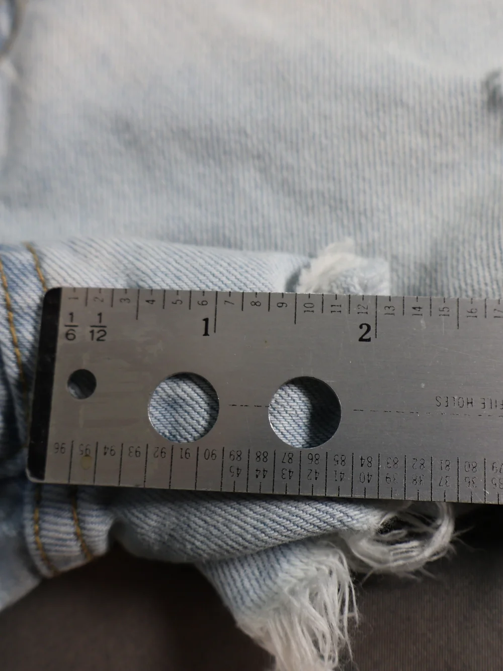 Forever 21 Distressed Denim Shorts –Size 30 #ZLPOGA